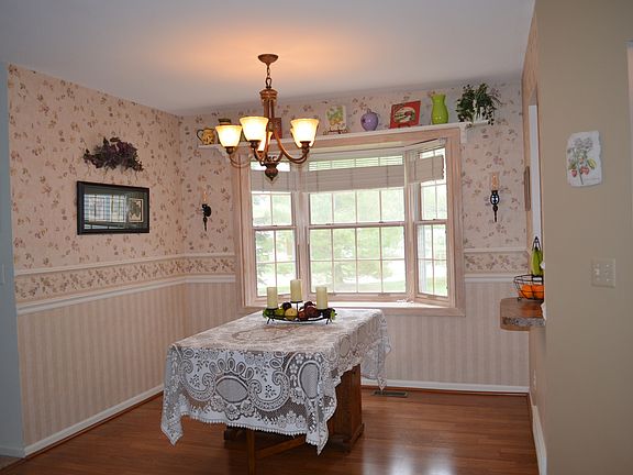 5th image of 474 Remington Ct