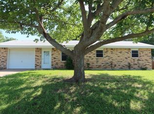 605 E Wilbarger St, Bowie, TX 76230