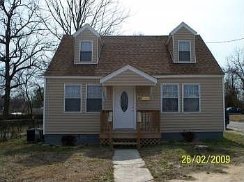 1st image of 334 N Carolina Ave