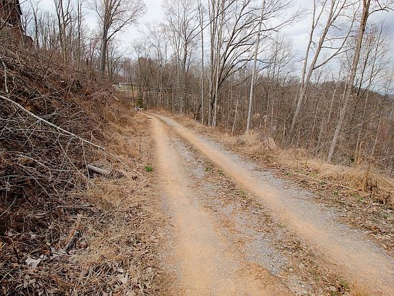 3rd image of 16 Laurel Way Lot 16-C