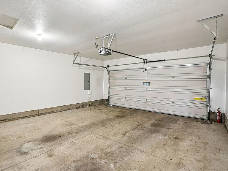 2315 SW Hannah Cir — Photo 21