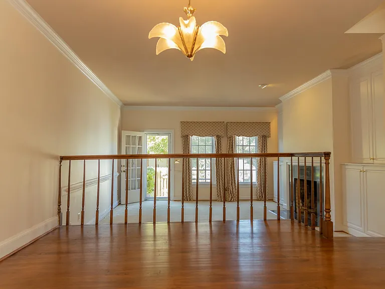 817 Botetourt Gdns — Photo 20