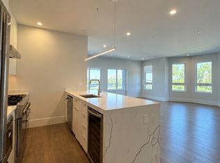 60 Newbury St #11, Quincy, MA 02171