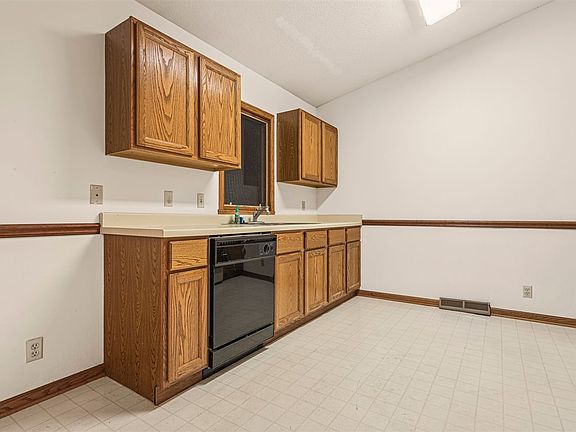 4th image of 958 Stonefield Ln