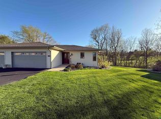 502 Spring Creek Cir, Baraboo, WI 53913