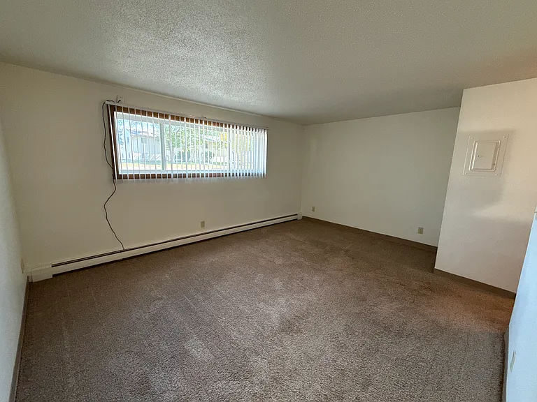 402 5th Ave E #102 — Photo 6
