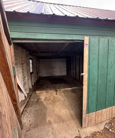 2120 W Strong Rd — Photo 18