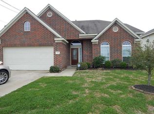 5526 Caraway Lake Dr, Baytown, TX 77521