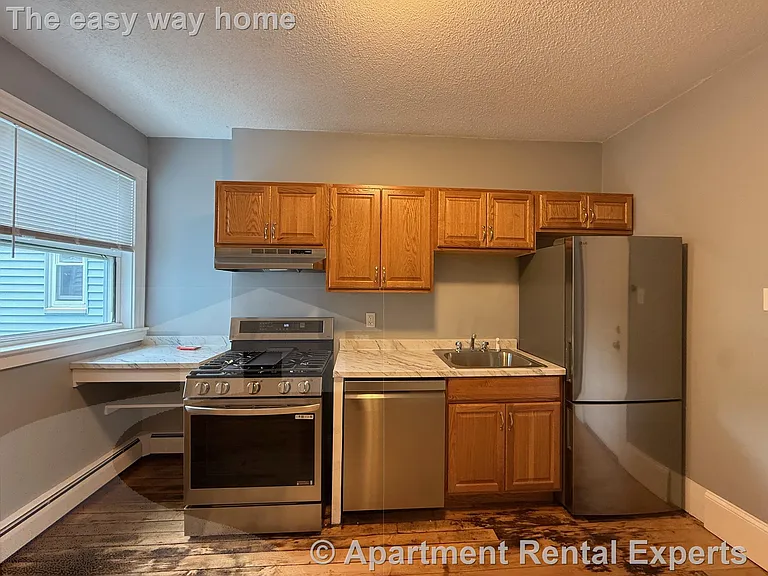 34 Plymouth St — Photo 2