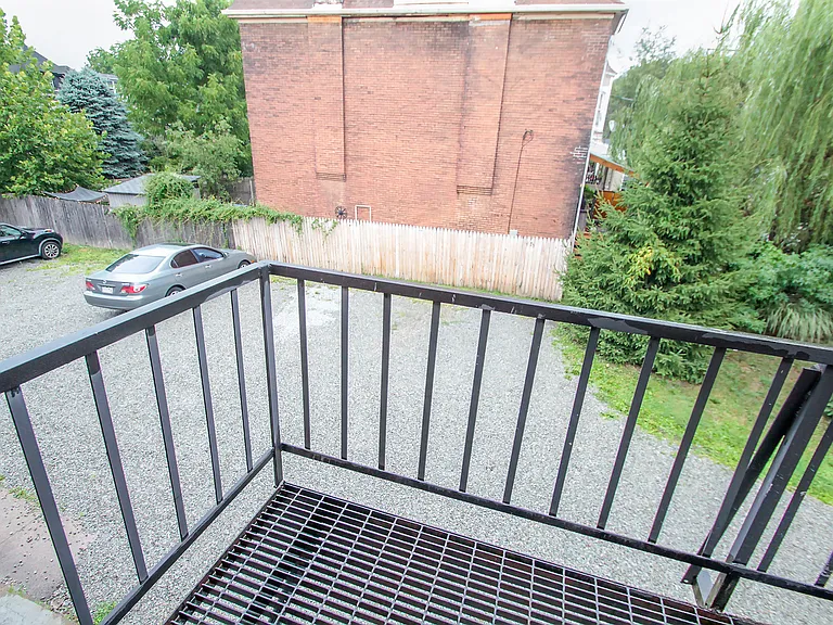 201 Center St — Photo 4