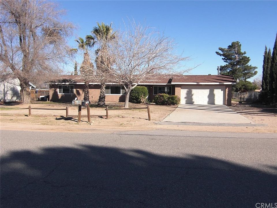 2nd image of 9889 Hemlock Ave