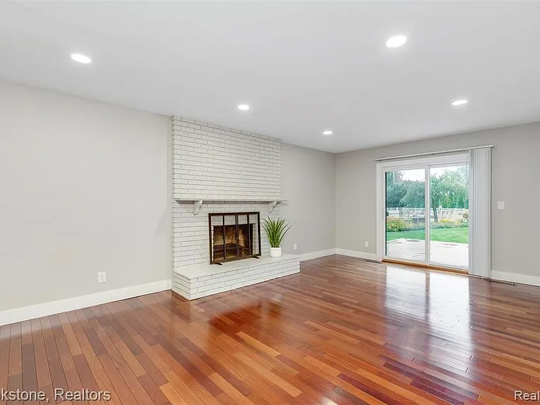 2784 Aldgate Dr — Photo 17
