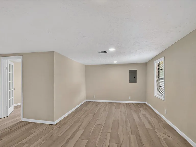 5110 FM 1765 — Photo 15