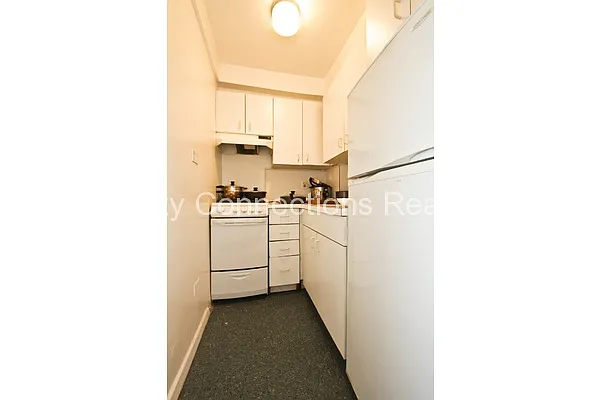 Rented by City Connections Realty | media 18