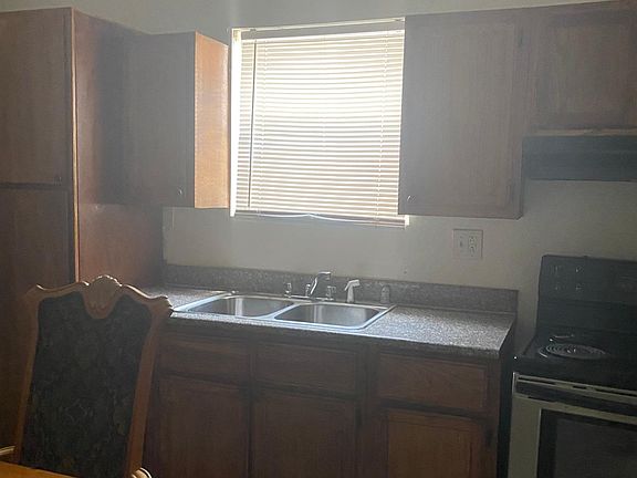 4th image of 2235 Saint Andrew St