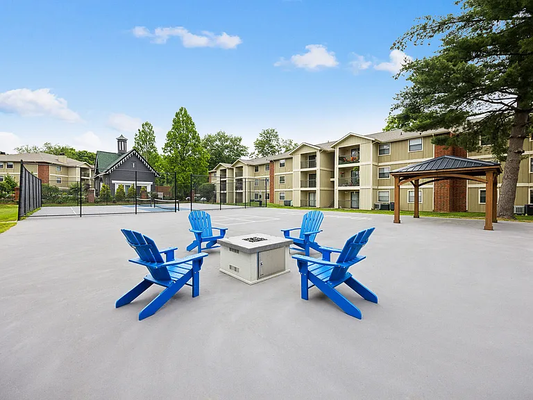 Cypress Pointe — Photo 40