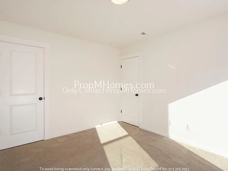 7726 SE Washington St — Photo 9