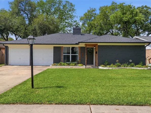 15614 Rill Ln, Houston, TX 77062