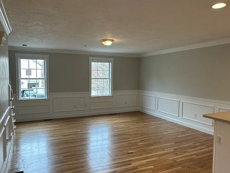 13A Railroad St #A — Photo 3