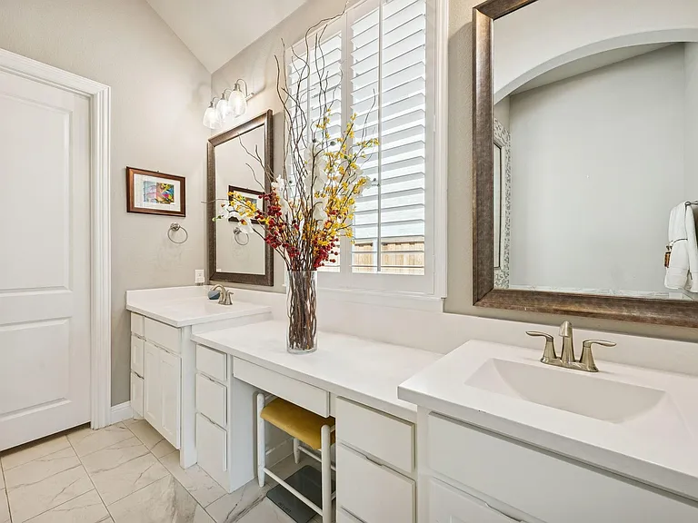 950 Gentle Knoll Ln — Photo 23