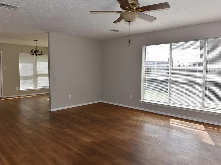 12303 Glenmeadow Dr — Photo 5