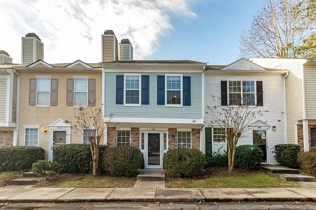 2018 Briar Ct — Photo 1