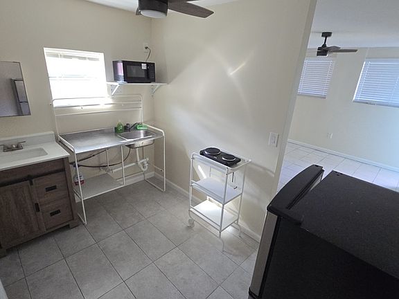 3rd image of 3180 SW 6th St