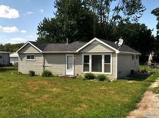 2737 Arthur St, Oregon, OH 43616