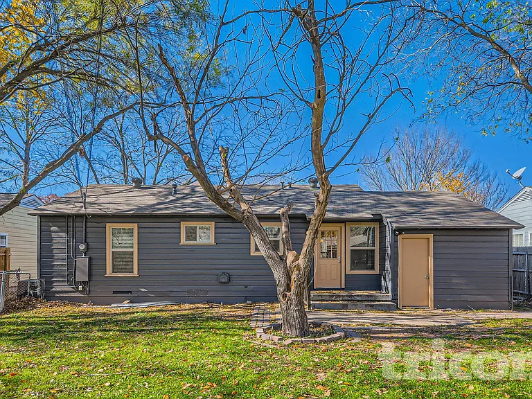 10630 Newcombe Dr — Photo 11
