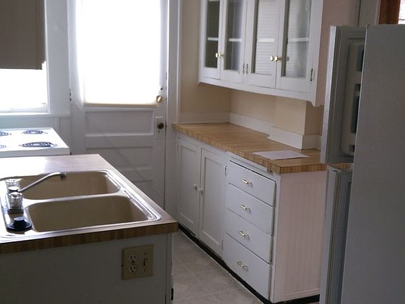 3rd image of 302 312 N 48 St; 1/2 #4804-4806