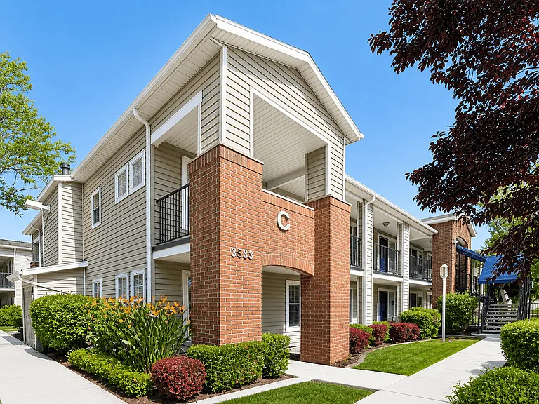 Harmony Garden Apartments — Photo 2
