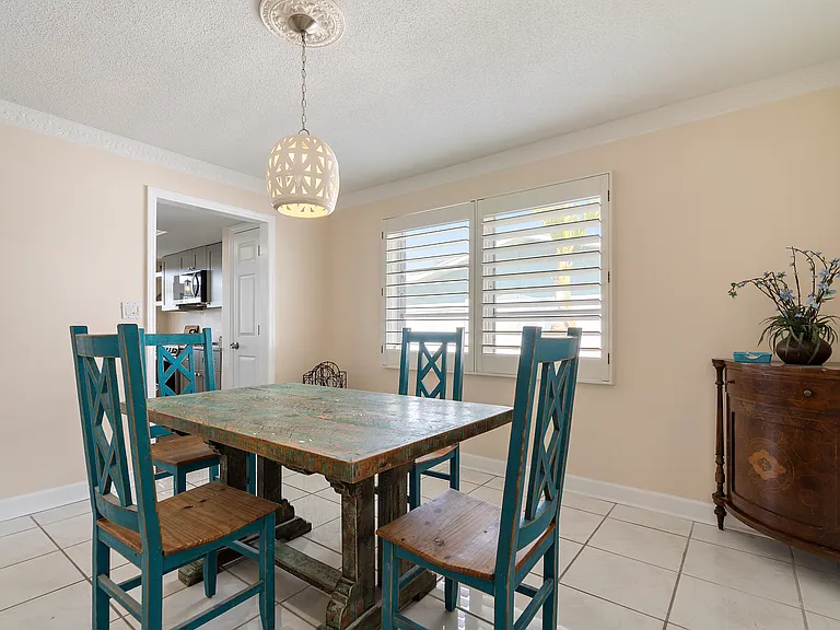 291 N Tessier Dr — Photo 12