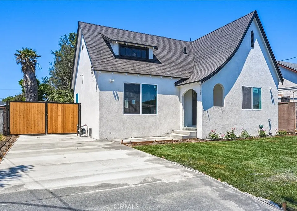 1433 N Neptune Ave