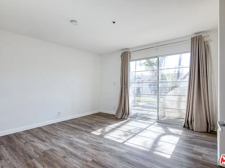 345 S Alexandria Ave #224 — Photo 5