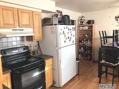 3rd image of 422 Scherger Ave
