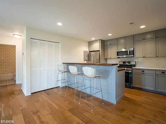 3rd image of 1533 Cove Dr #190-A