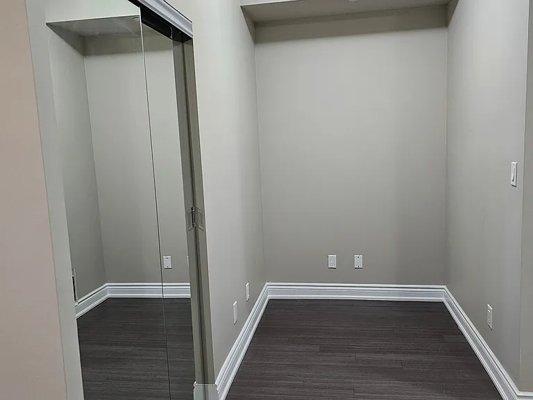 325 S Park Rd #511 — Photo 14