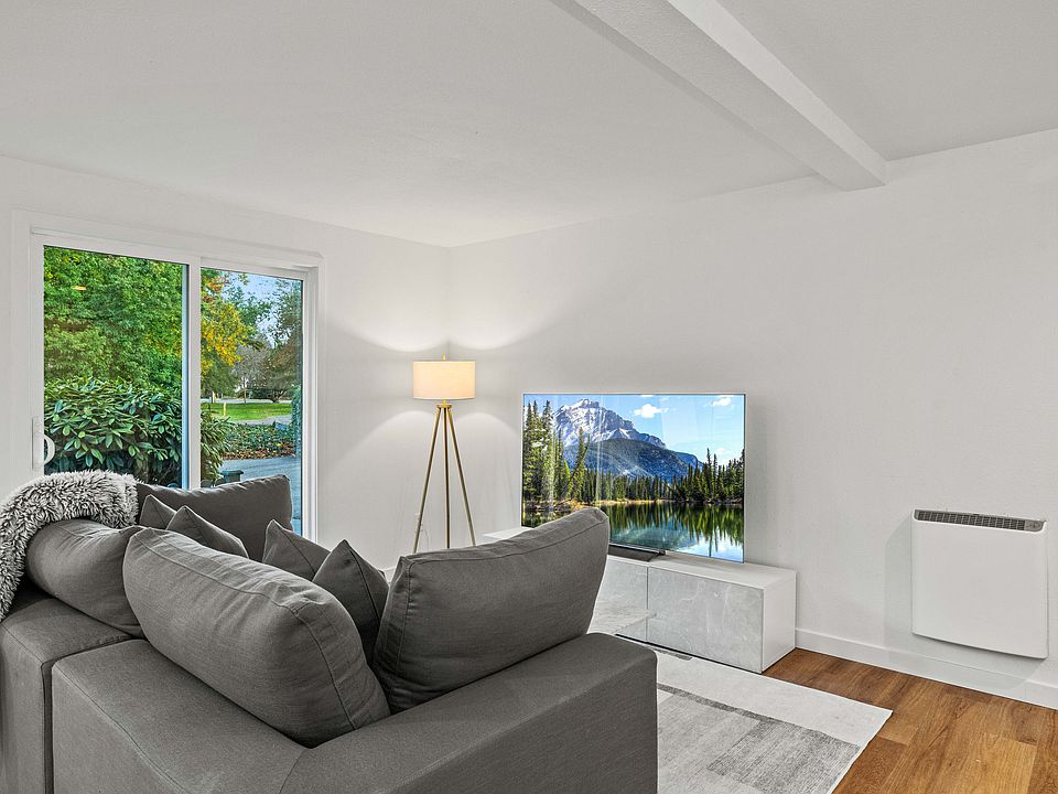 Cozy Living Room w/ Slider Access to Patio