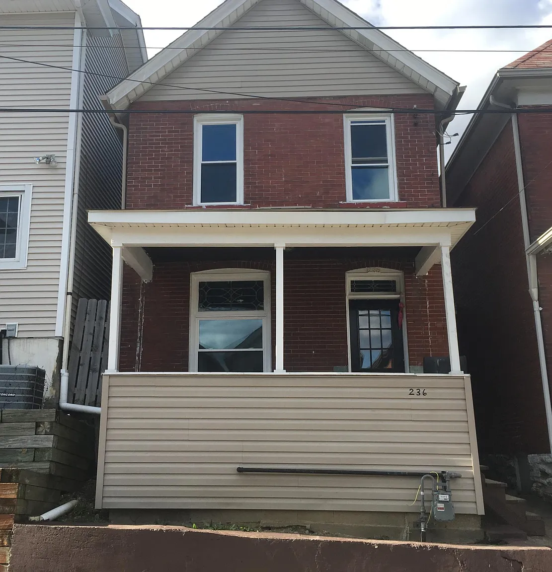 236 W 8th Ave photo 1