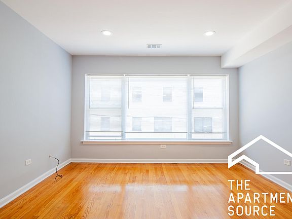 2nd image of 6535 N Mozart St APT 2R