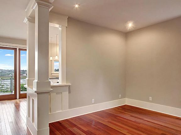 3rd image of 2508 Dexter Ave N APT B