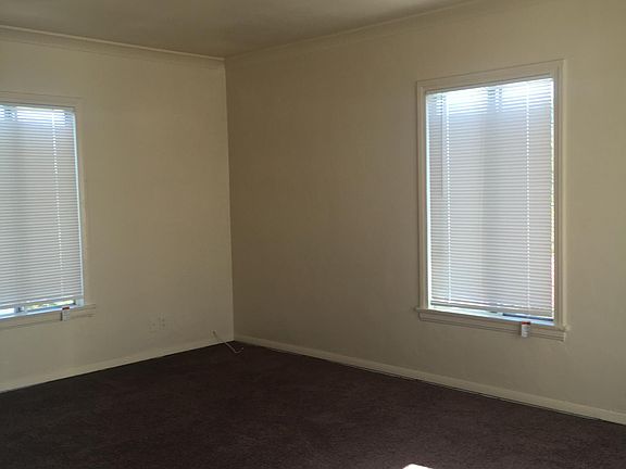 2nd image of 1011 E Hyde Park Blvd #1/2