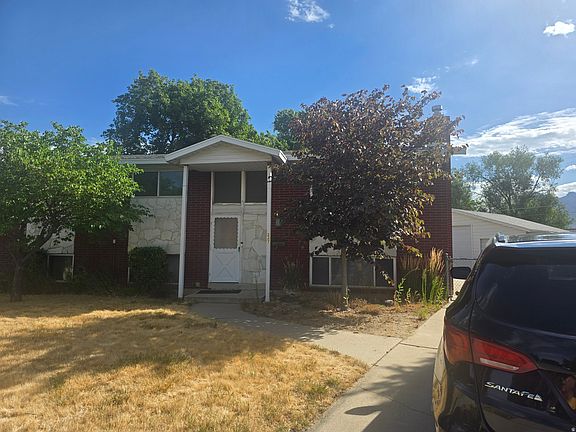 2nd image of 247 E Nicoletti Dr
