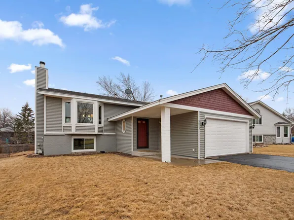 3813 Moccasin Ct, Burnsville, MN 55337