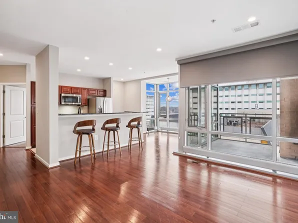 6506 America Blvd APT 711, Hyattsville, MD 20782