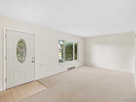 3rd image of 9228 Kenstan Ct
