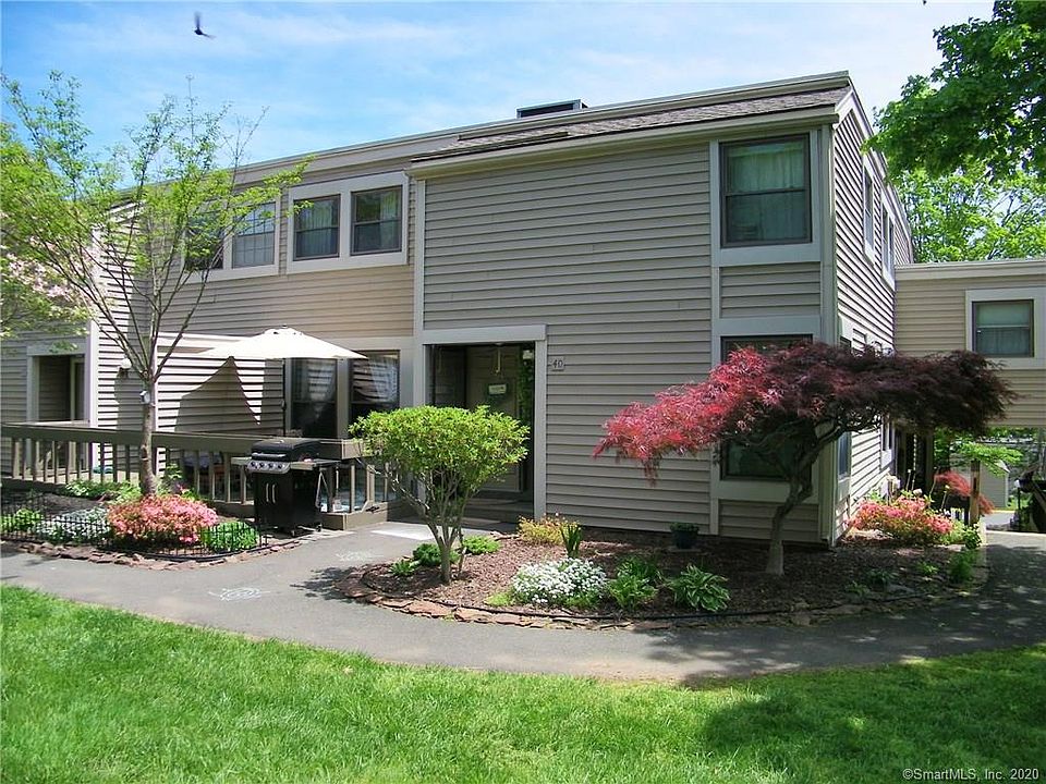 1st image of 40 Stevens Pl #40