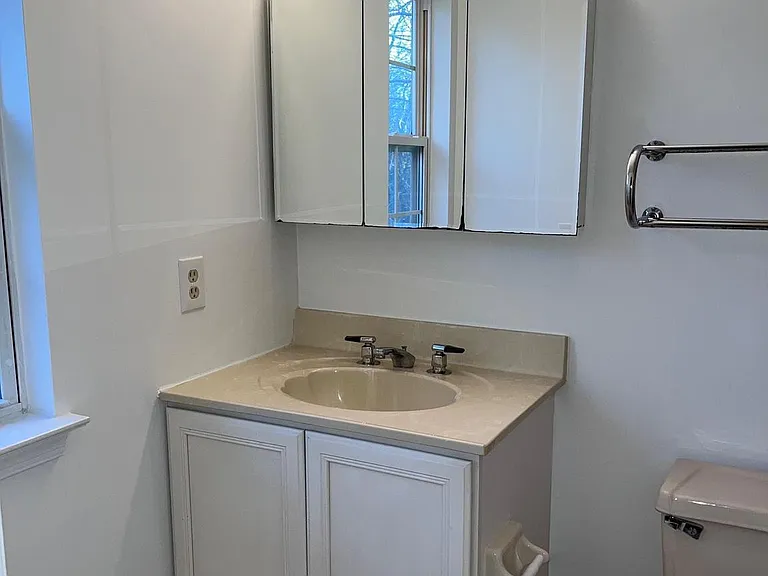 15 Halstead Pl — Photo 14
