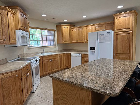 5th image of 308 S 77th Ct