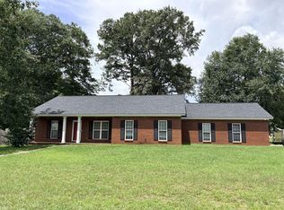 183 Edinborough Dr, Leesburg, GA 31763